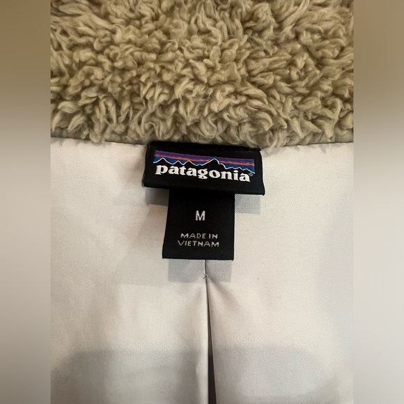 Patagonia Tan/Beige Teddy Sherpa Lined Jacket Size Medium - Picture 6 of 6